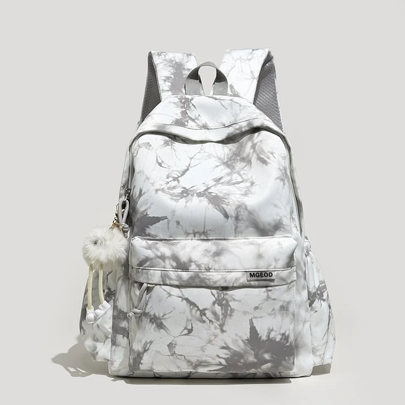 Leichte Freizeit-Rucksack mit Plüsch-Schlüsselanhänger Karnz
