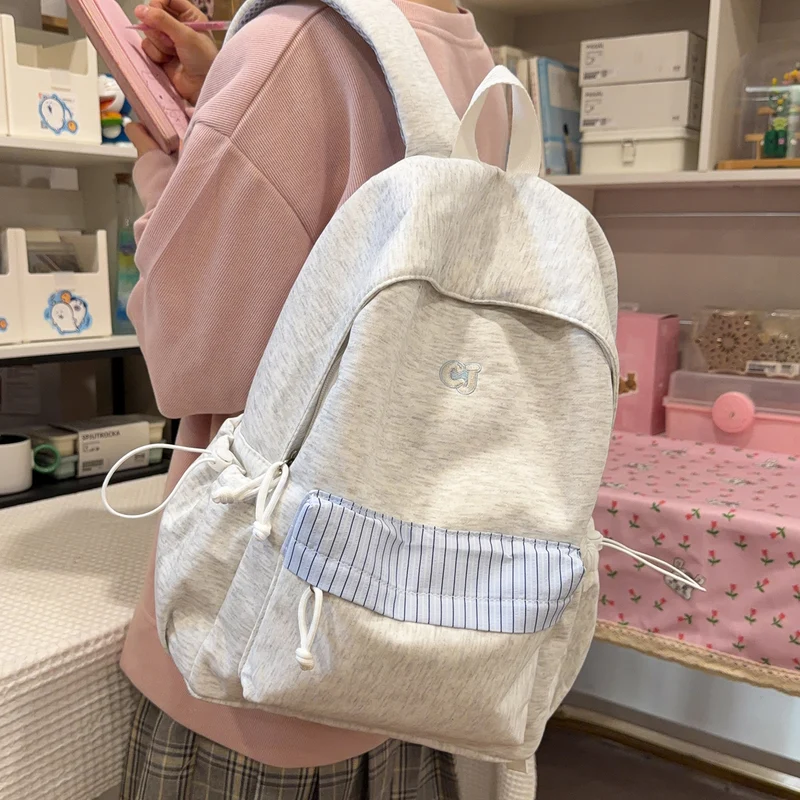 Leichter lässiger Rucksack mit mehreren Fächern Karnz