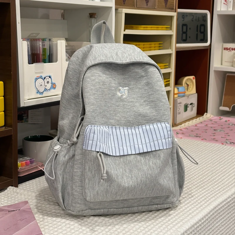 Leichter lässiger Rucksack mit mehreren Fächern Karnz