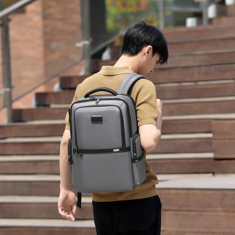 Innovativer Mehrfachfach-Rucksack Karnz