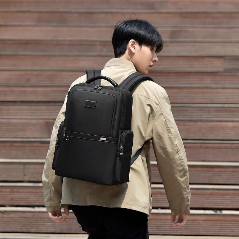 Innovativer Mehrfachfach-Rucksack Karnz