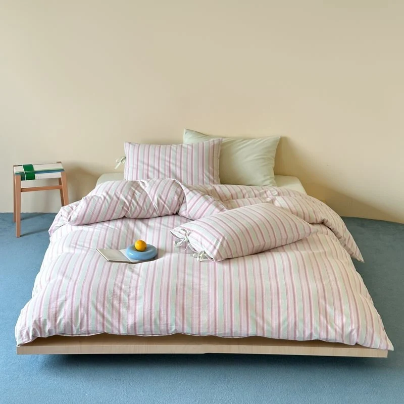 Bettwäsche-Set aus atmungsaktiver Baumwolle mit feinem Streifenmuster und Reißverschlussbezug