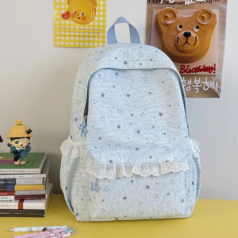 Spaßiger und verspielter Wolkencharakter Rucksack Karnz