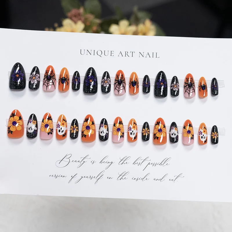 Spooky-Themen Press-On Nagelkunst