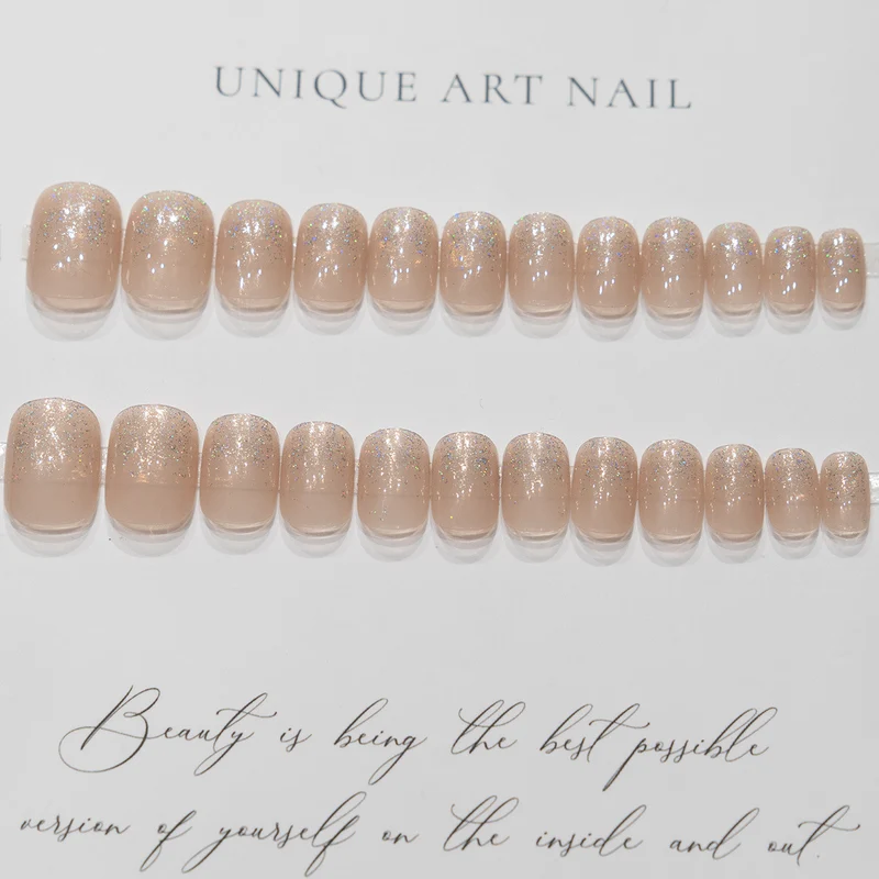 Funkelnde Nagelkunst