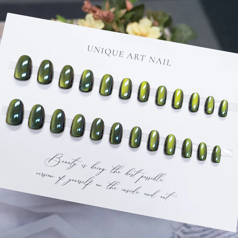 Stylische Druck-Nagelkollektion