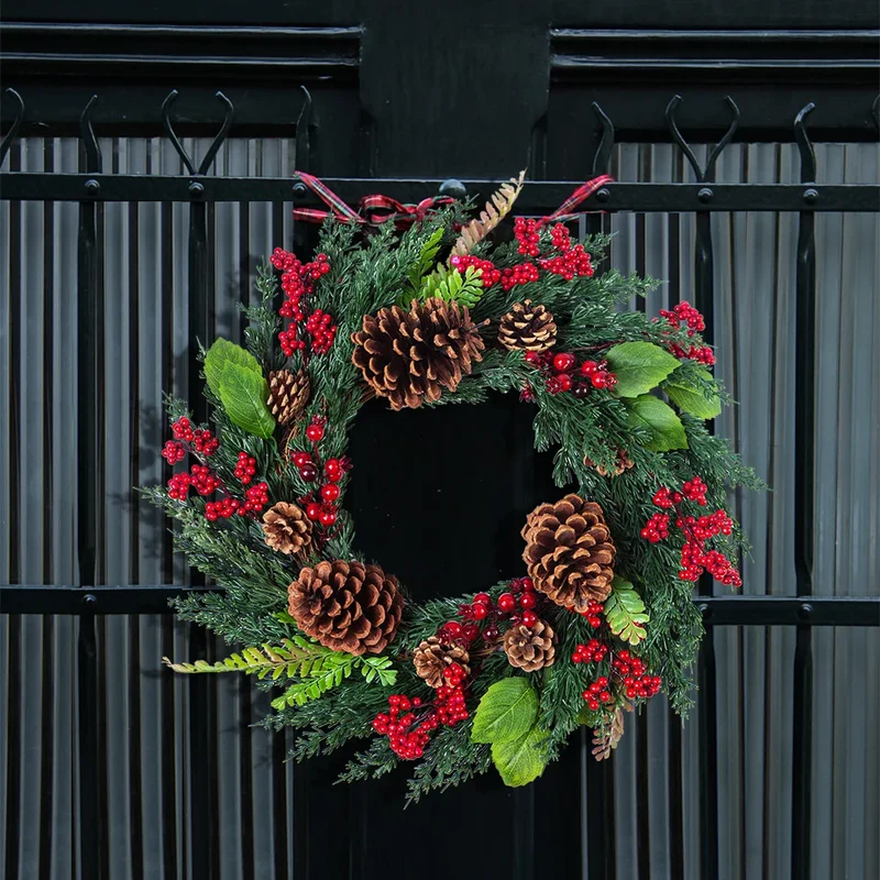 Skanto | Roter Beeren-Weihnachtskranz