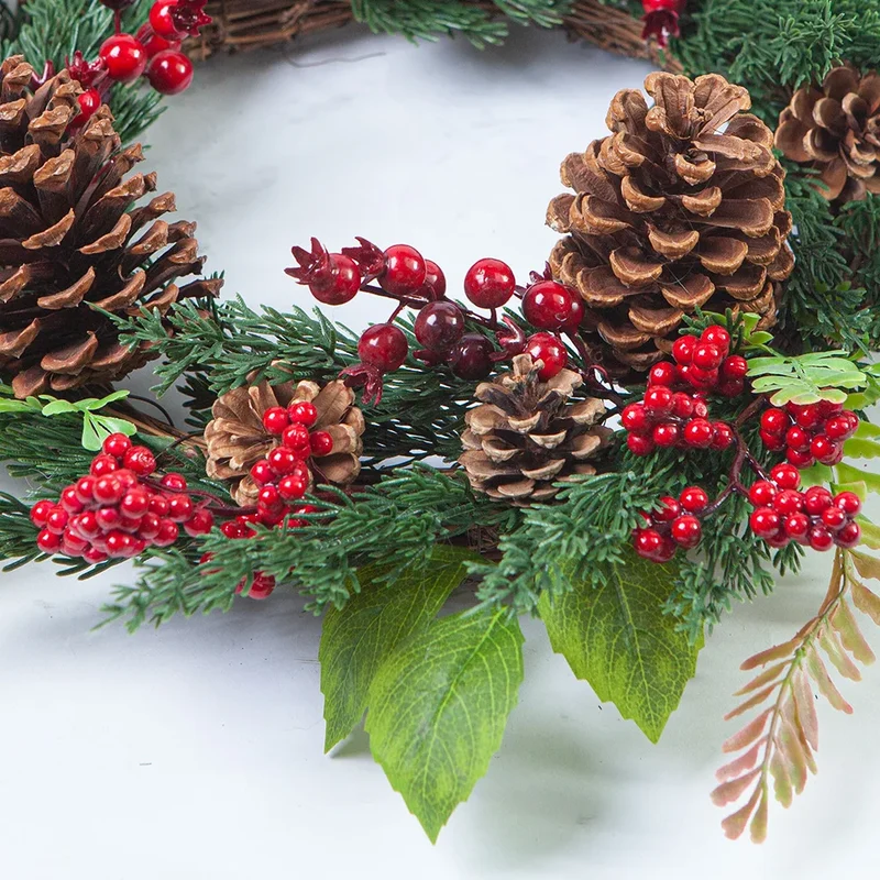 Skanto | Roter Beeren-Weihnachtskranz