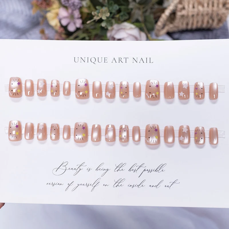 Press-On Nail Set mit Künstlerischem Stern- und Blumenmuster