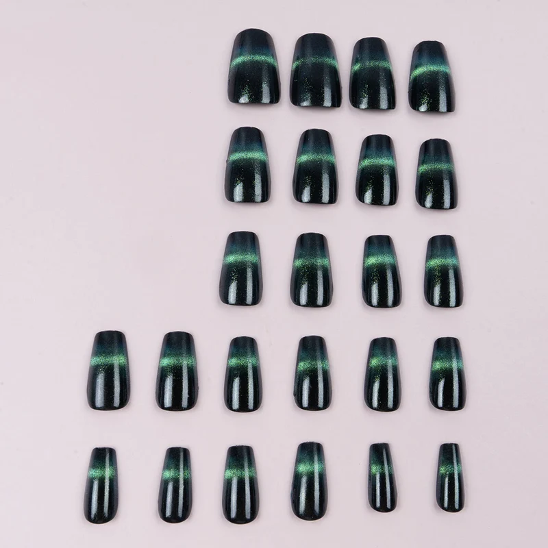 Press-On Nagelkunst Set mit glänzendem Verlaufsdesign