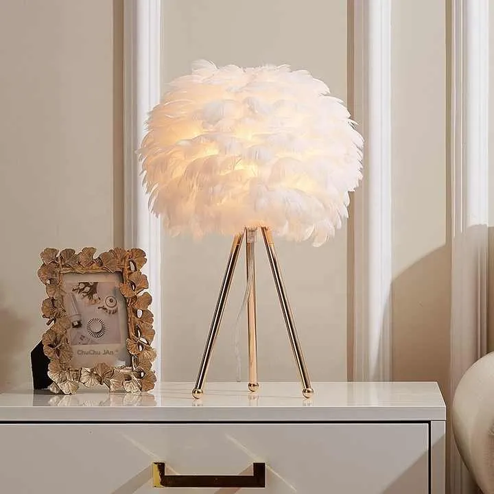 Skanto | Blossom Tischlampe – Elegantes Federdesign mit dimmbarem Licht