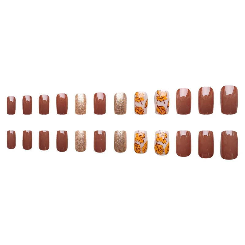 Aufwändige Nagelkunst