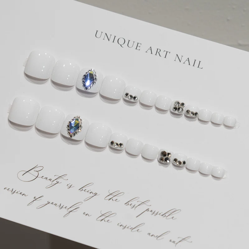 Rhinestone-beschichtete Pediküre-Nagelkunst 1791110623