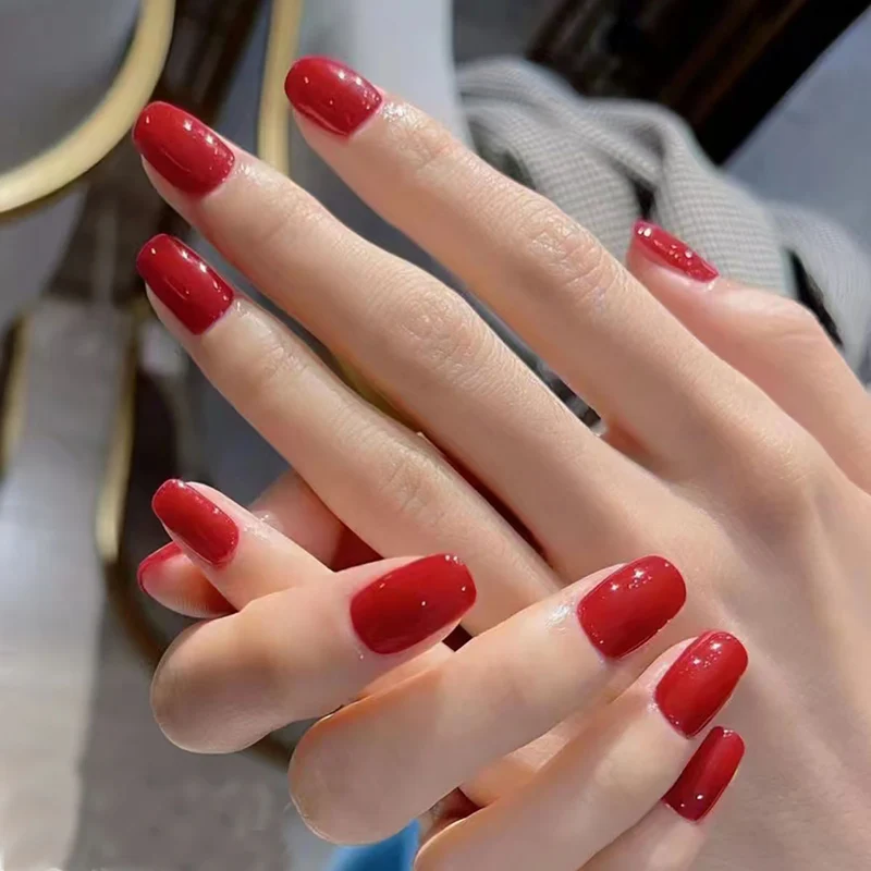 Premium Glänzende Nagelkunst