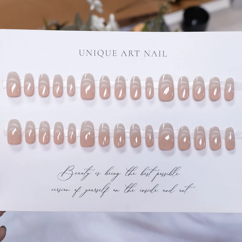 Natürlicher glänzender Press-On Nagelset