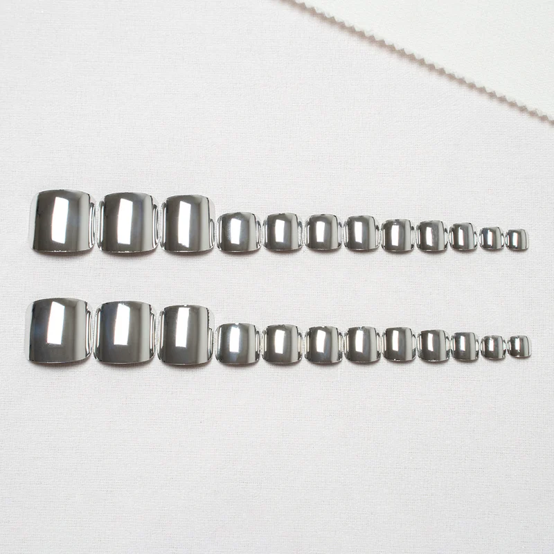 Metallic Pediküre Nagel Kunst