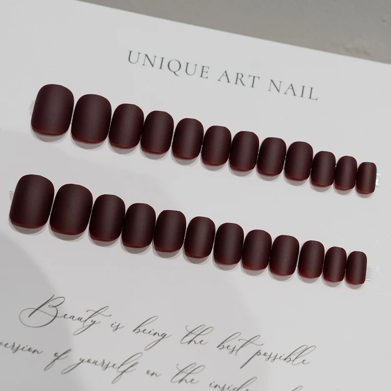 Matte Finish Press-On Nagel Set