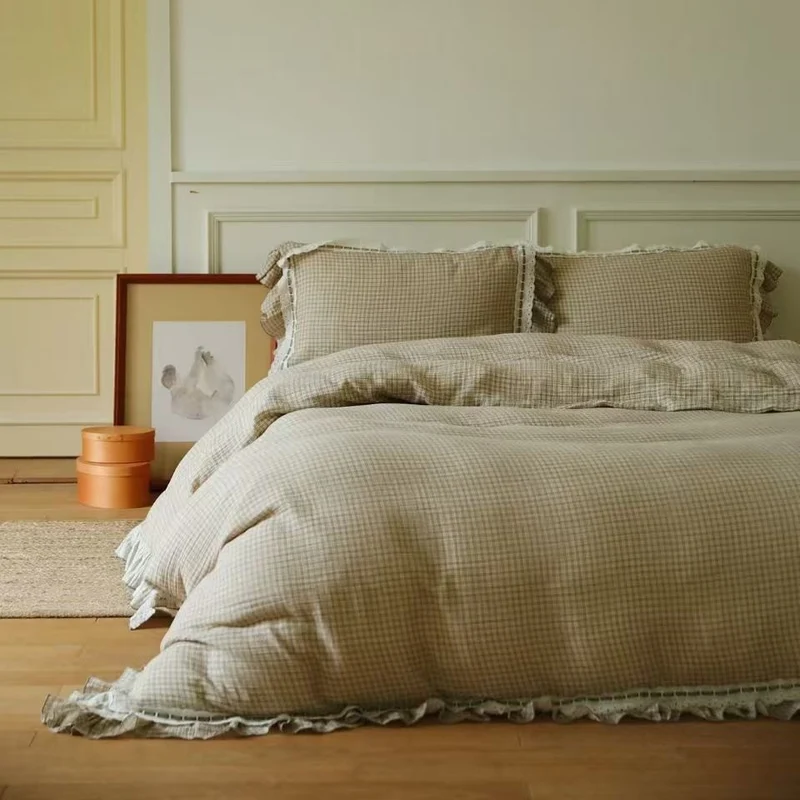 Luxuriöses Bettwäsche-Set aus Baumwoll-Gauze mit gesteppter Decke und Spitzenbordüre