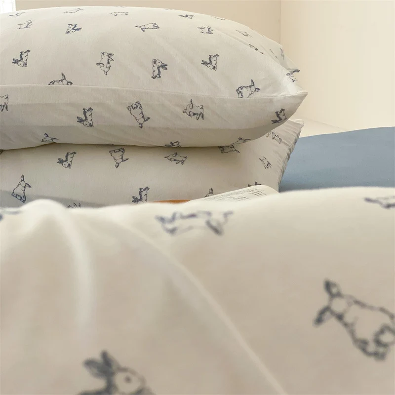 Fein gewebtes Baumwoll-Bettwäscheset mit minimalistischen Hunde-Sketches