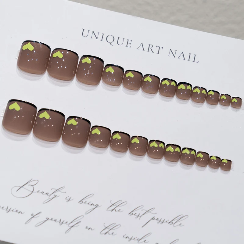 Herz-Muster Pediküre Nagelkunst