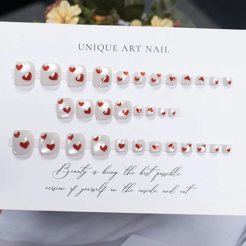 Herz-verzierte Press-On Nagelset 1791110396