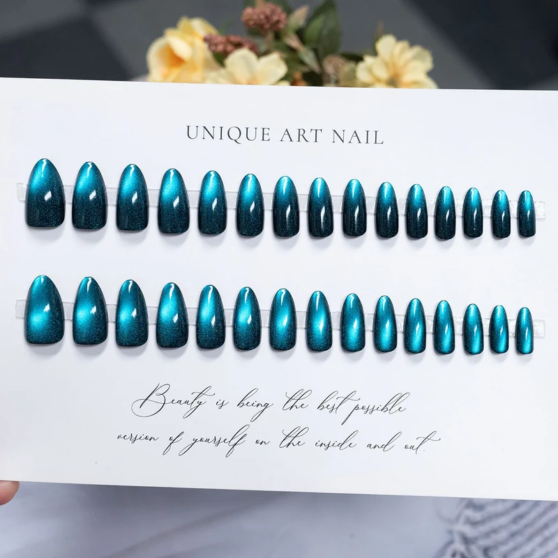 Glänzende Press-On Nail Kollektion