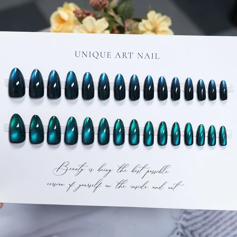 Glänzende Press-On Nail Kollektion