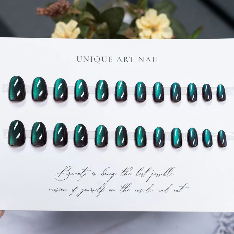 Glänzendes Press-On Nagelkunst Set