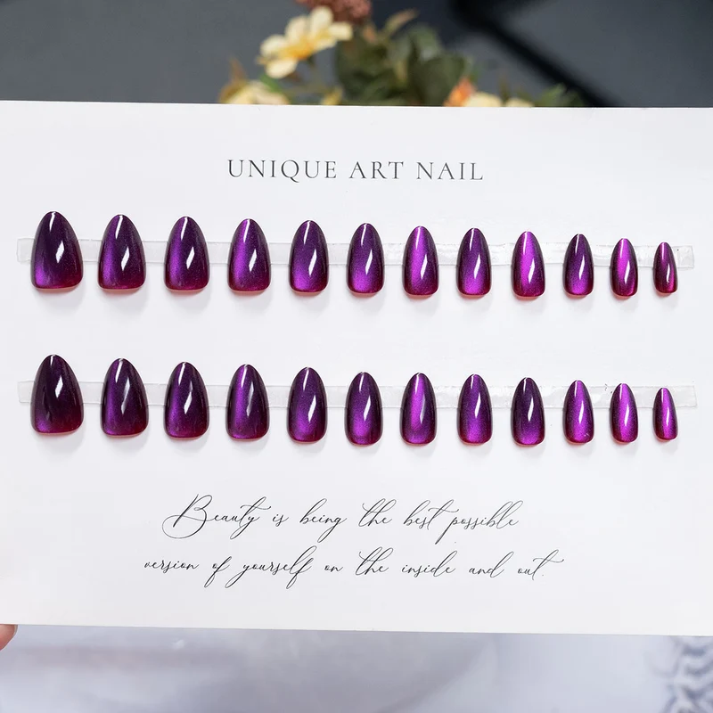 Glänzendes Press-On Nagelkunst Set