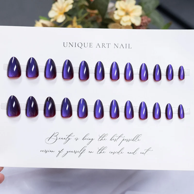 Glänzendes Press-On Nagelkunst Set