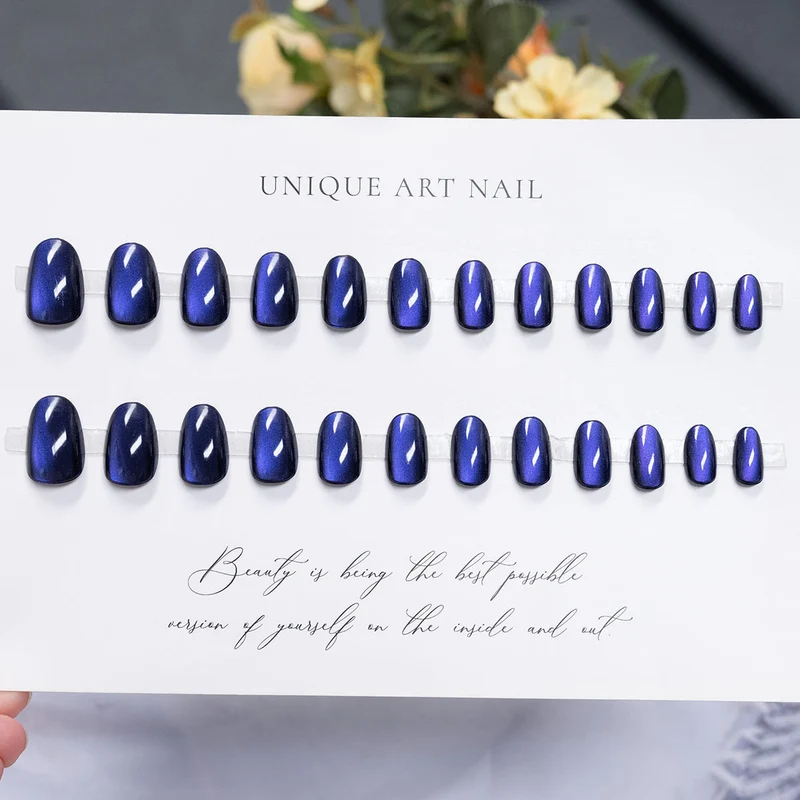 Glänzendes Press-On Nagelkunst Set
