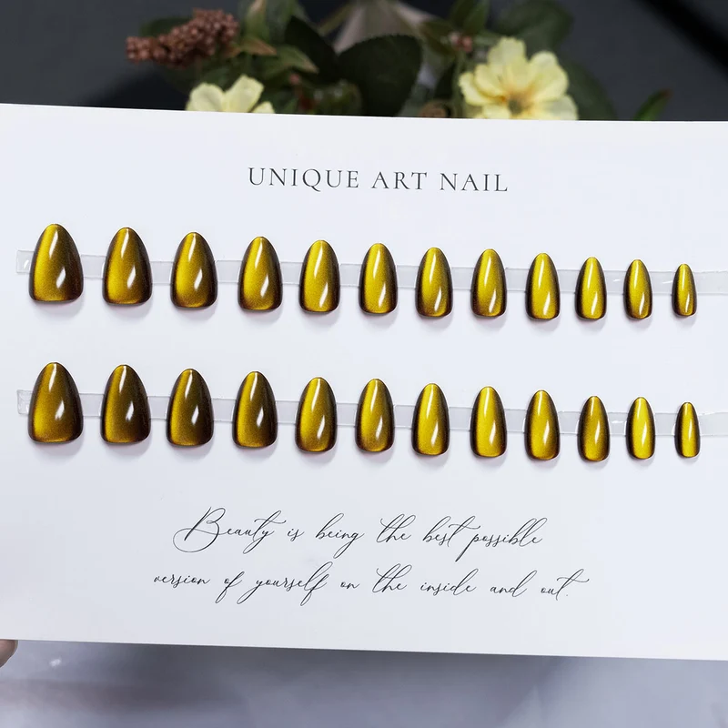 Glänzendes Press-On Nagelkunst Set