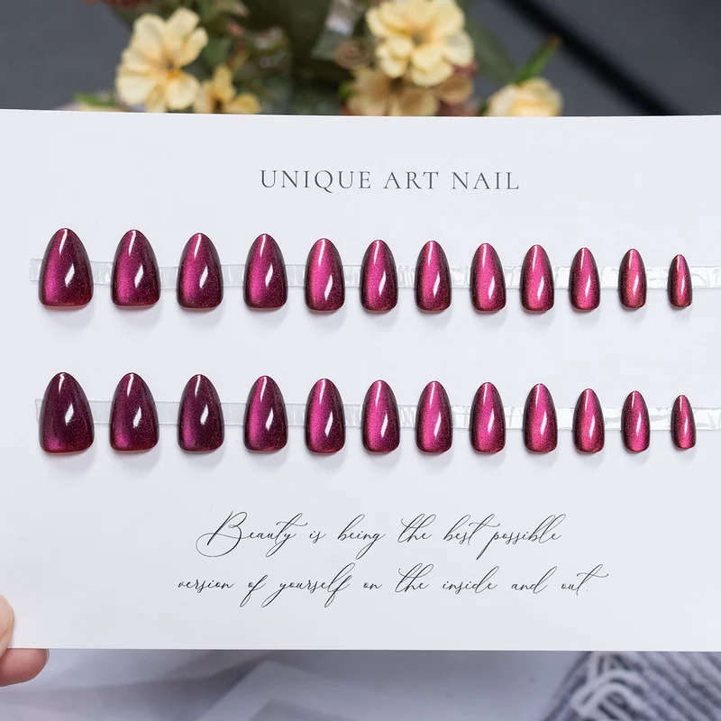 Glänzendes Press-On Nagelkunst Set