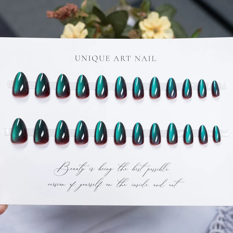 Glänzendes Press-On Nagelkunst Set
