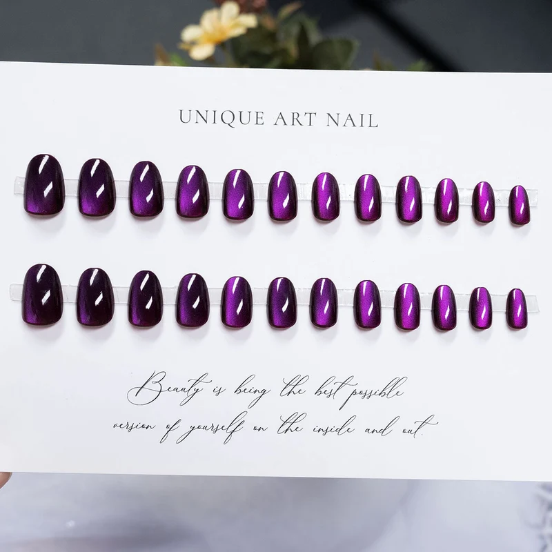 Glänzendes Press-On Nagelkunst Set