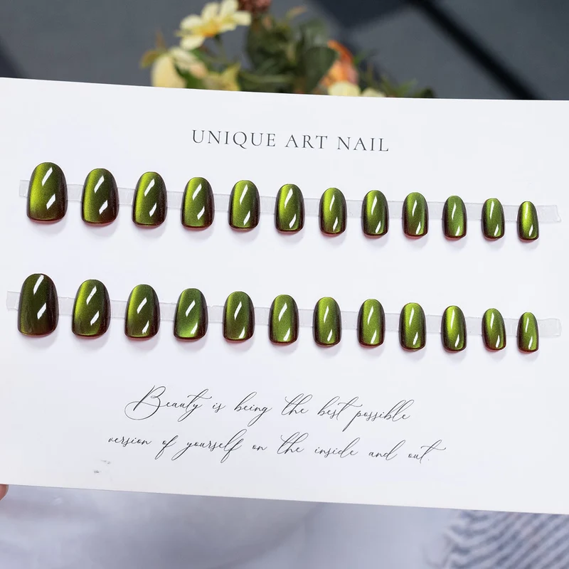 Glänzendes Press-On Nagelkunst Set