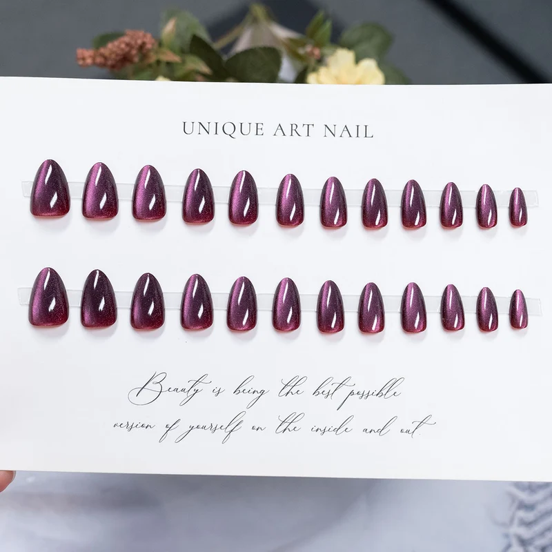 Glänzendes Press-On Nagelkunst Set