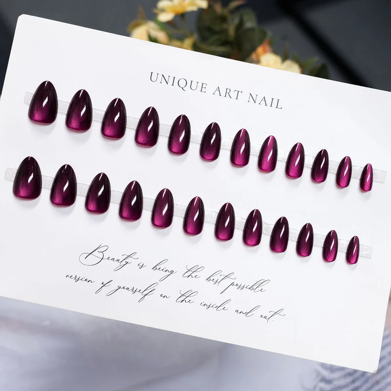 Glänzendes Press-On Nagelkunst Set