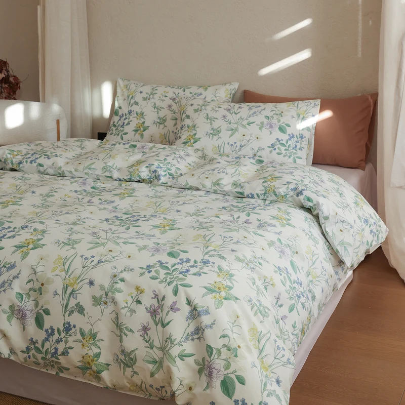 Baumwollsatin-Bettwäschegarnitur mit feinem Aquarell-Blumenmuster und weichem Griff