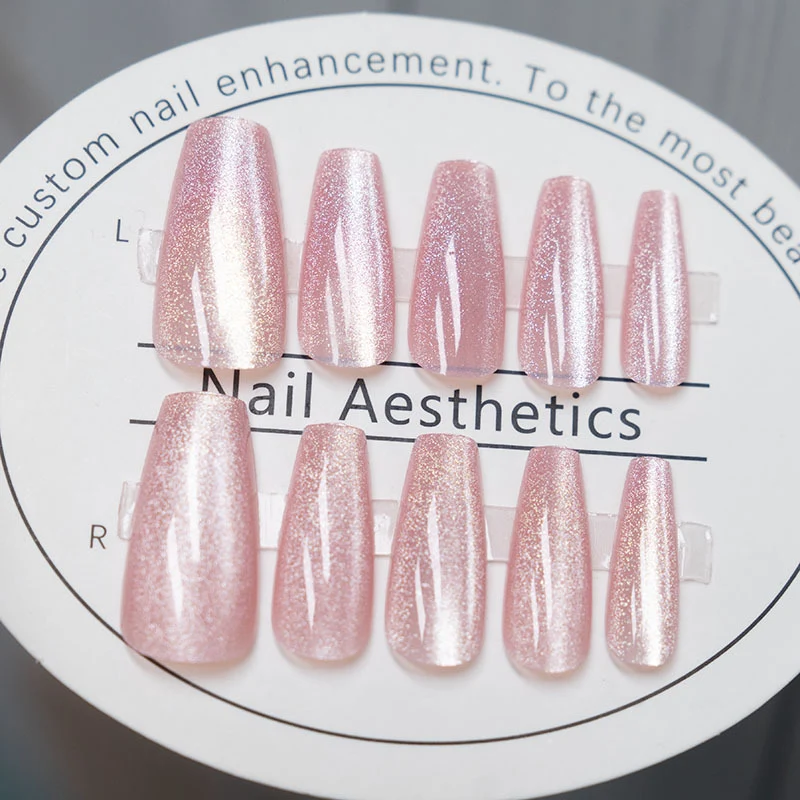 Glänzende Nagelverstärkungen