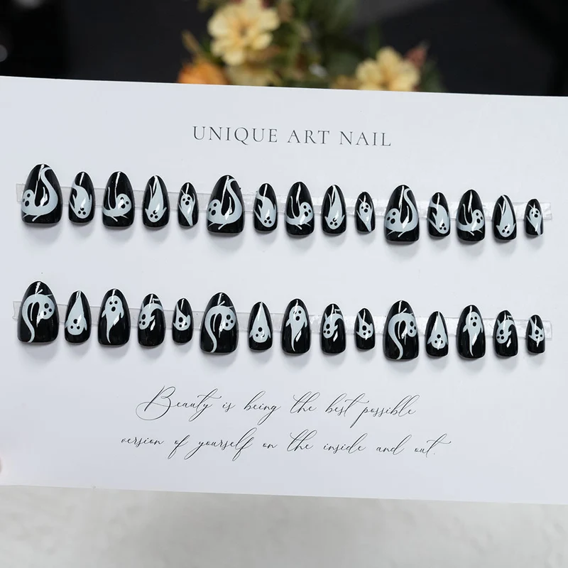 Gespenster-Themen Nagelkunst