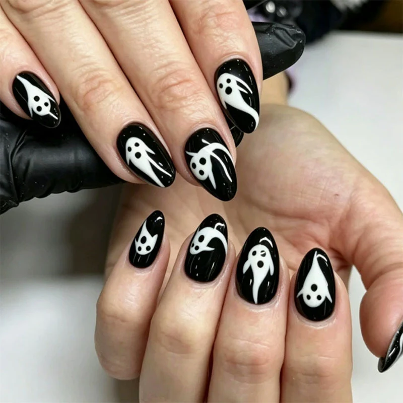 Gespenster-Themen Nagelkunst