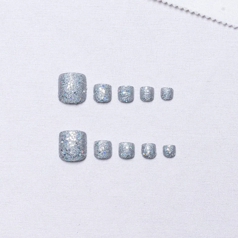 Glitzernde Nagelkunst Pediküre