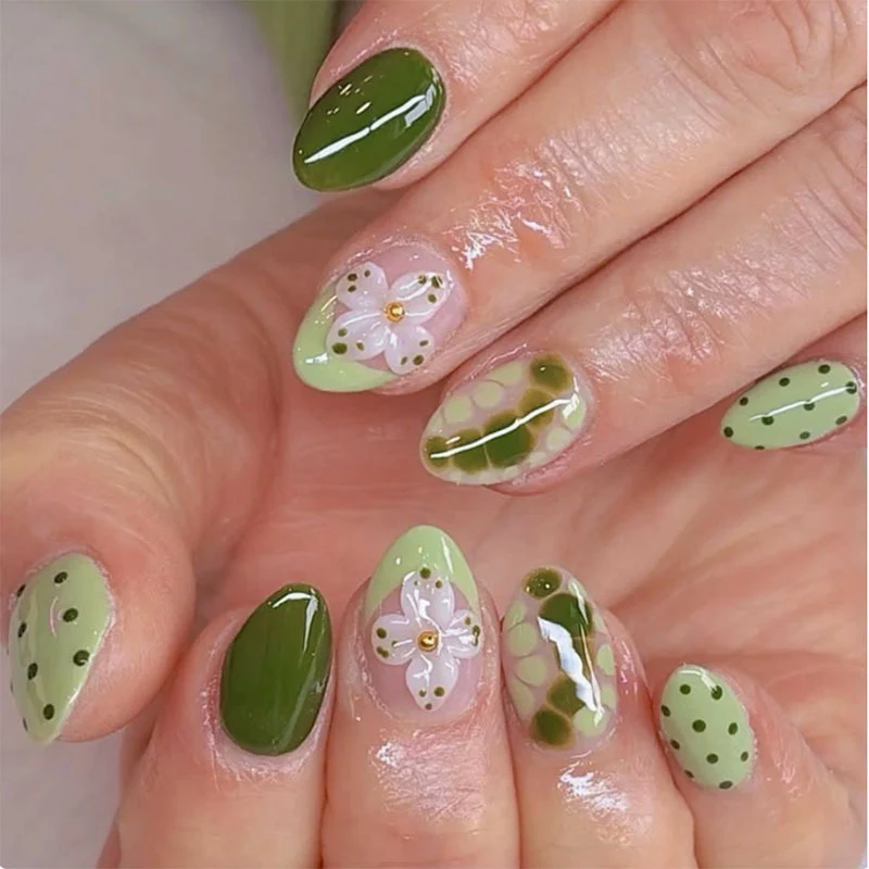 Blumenmuster Aufkleben Nagelkunst