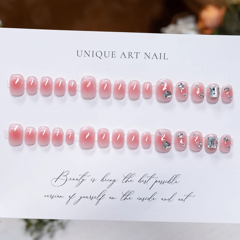 Edelstein-Beschmückte Nagelkunst