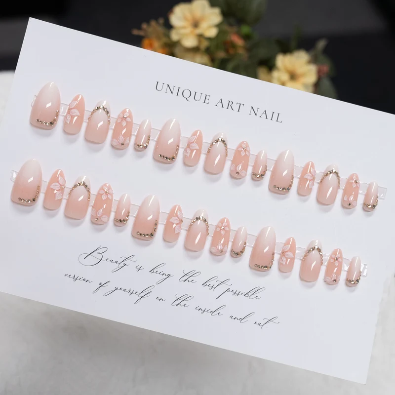 Blumenverzierte Press-On Nagelkunstset