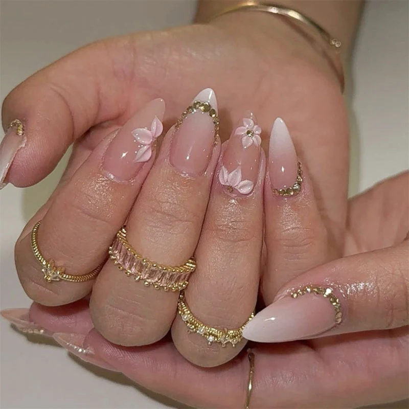 Blumenverzierte Press-On Nagelkunstset