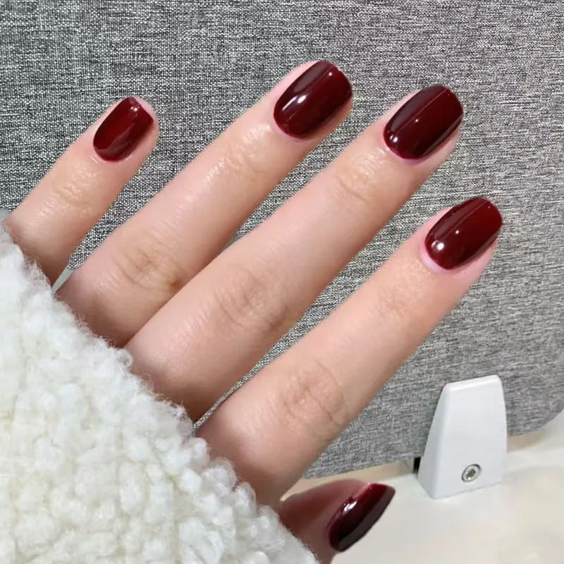 Glänzende Gel-Nagelverlängerungen