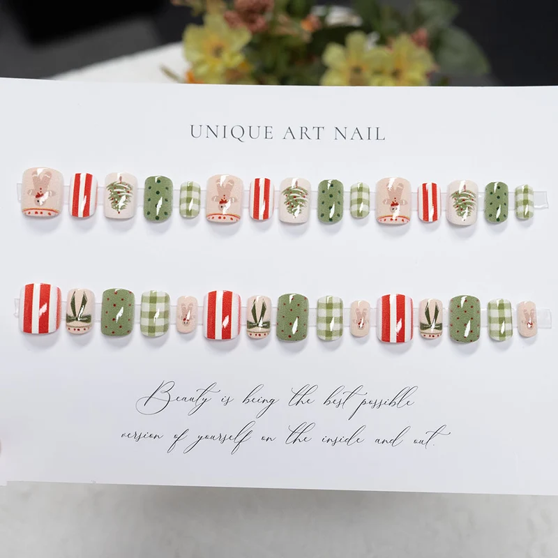 Festliches Feiertags-Nagelkunstdesign