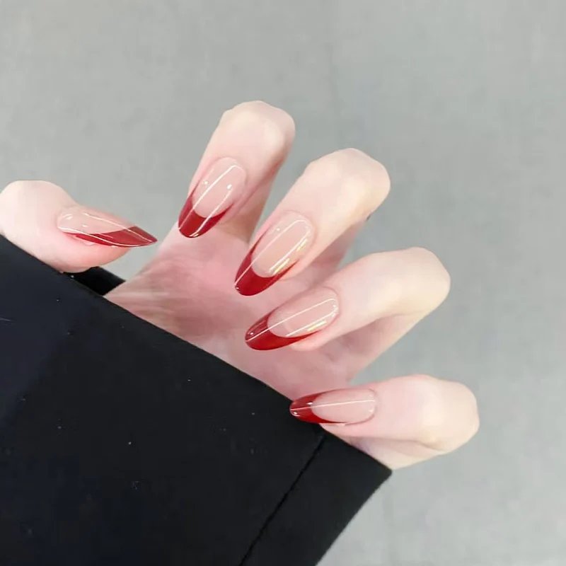 Elegante Stiletto Press-On Nägel mit Ombre-Design